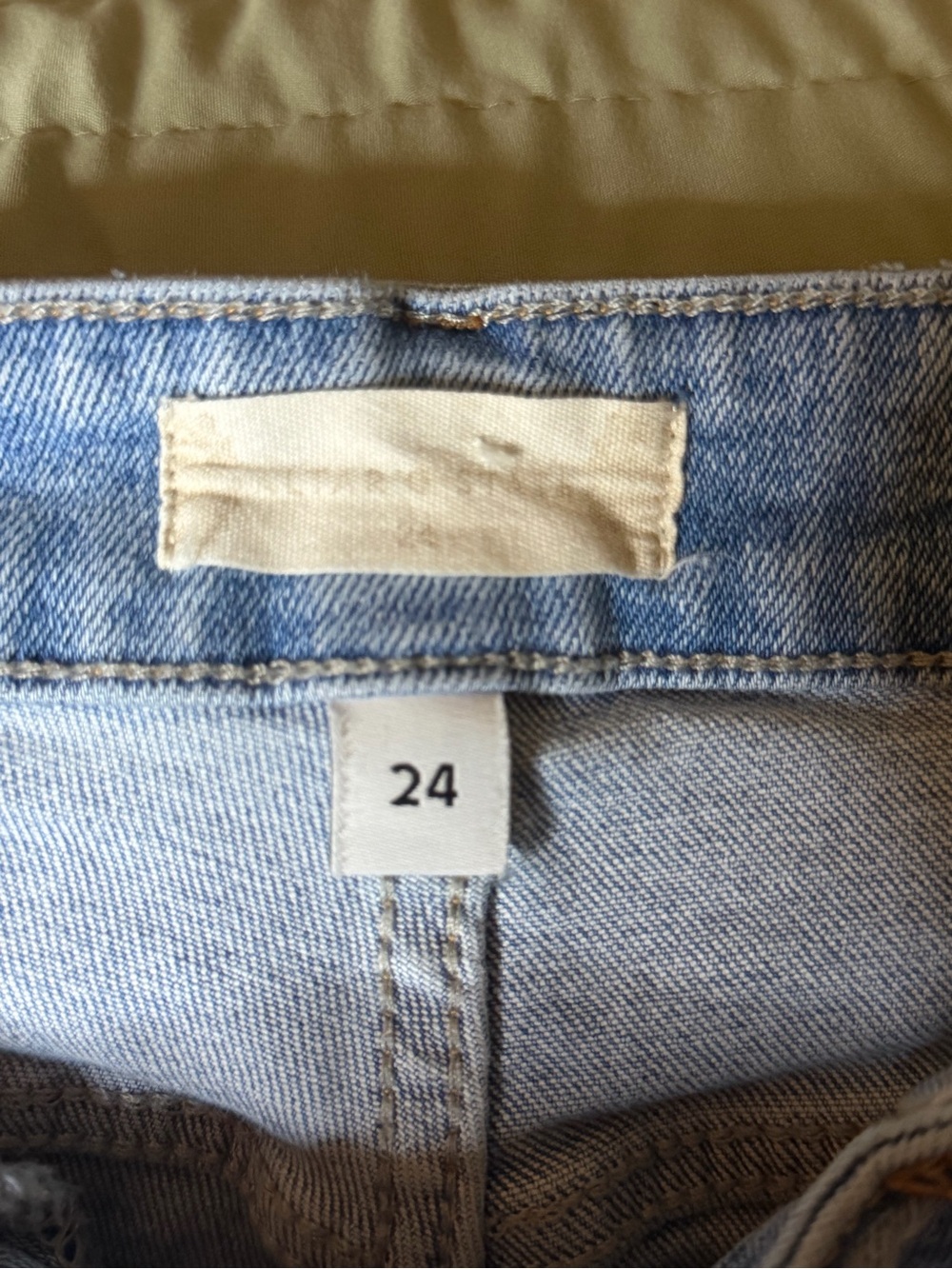 Light Wash Denim Jeans - Size 24